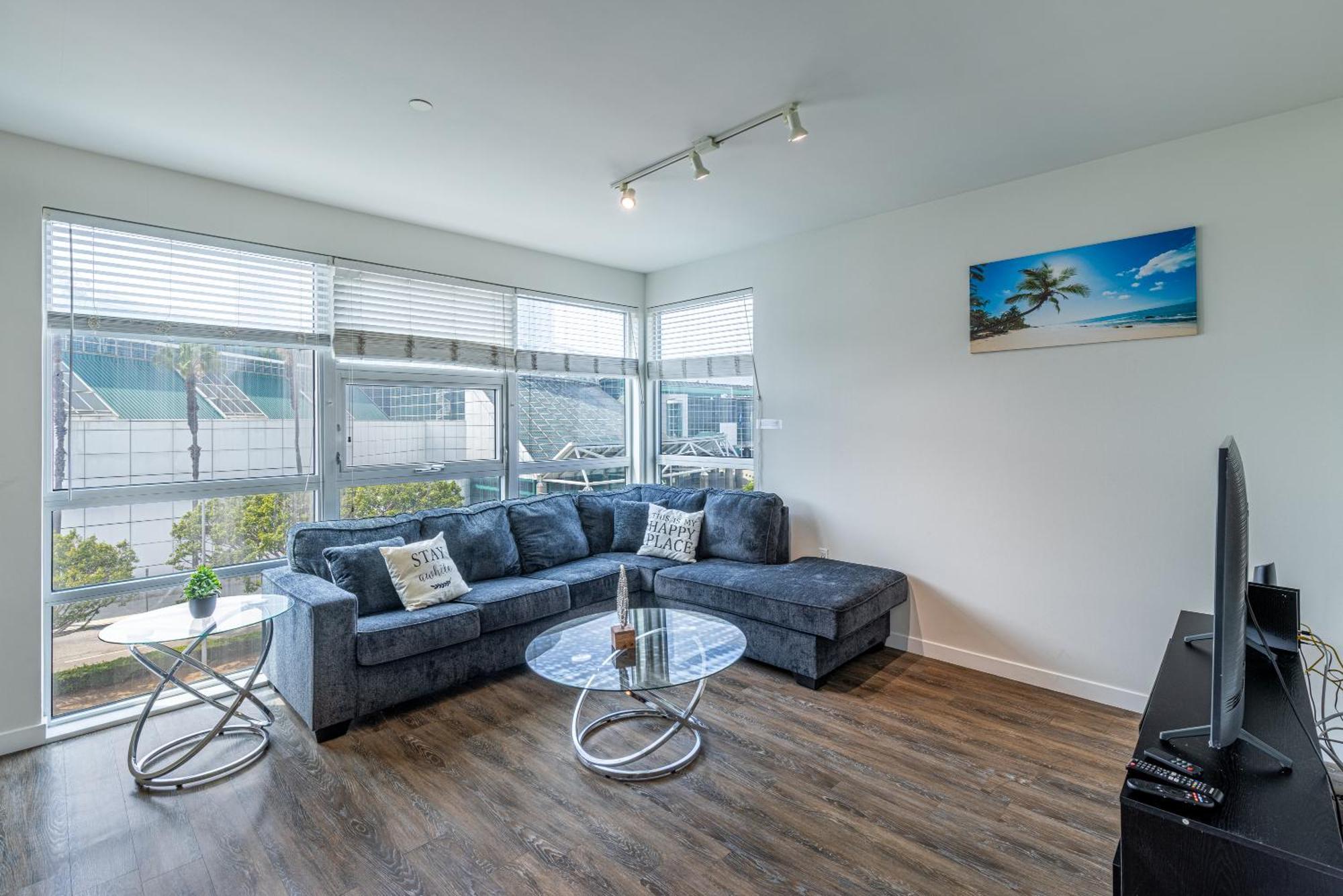 2 Bed 2 Bath X Street La Live, Convention Center, Microsoft Theater Los Angeles